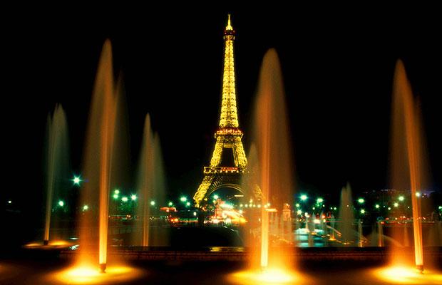 Scoprire la Ville Lumière nel ponte dell'Immacolata: Parigi, vestita a festa, in attesa del Natale, diventa ancor più magica.