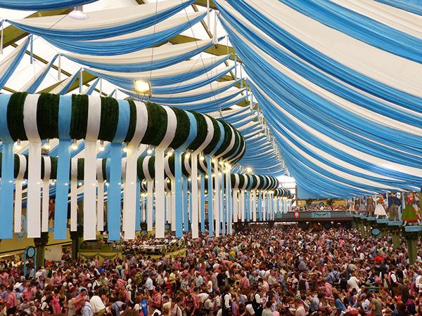 Le migliori offerte e tutti i last minute sul web per andare all'Oktoberfest di Monaco di Baviera.